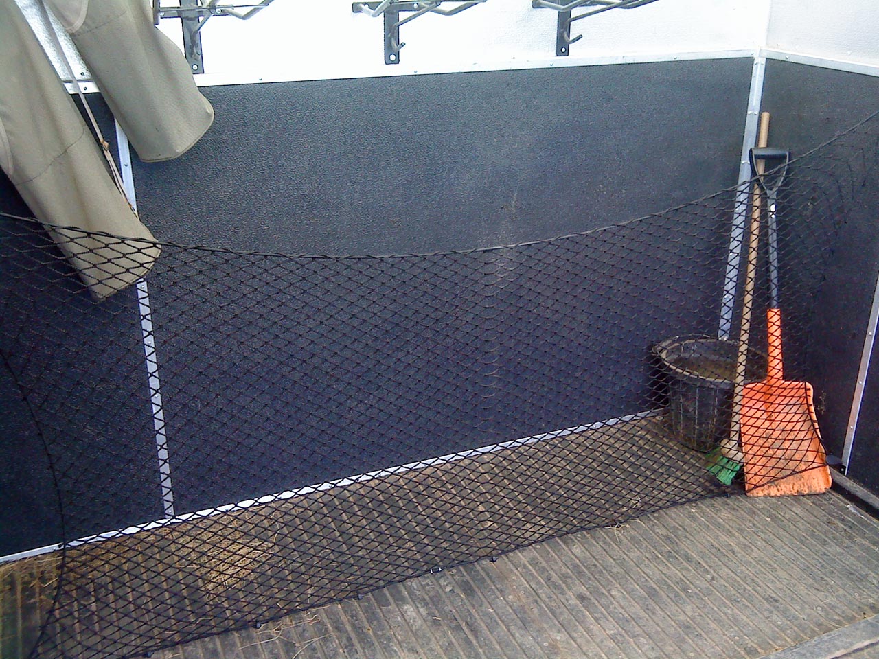Elasticated Netting used for Horse Box